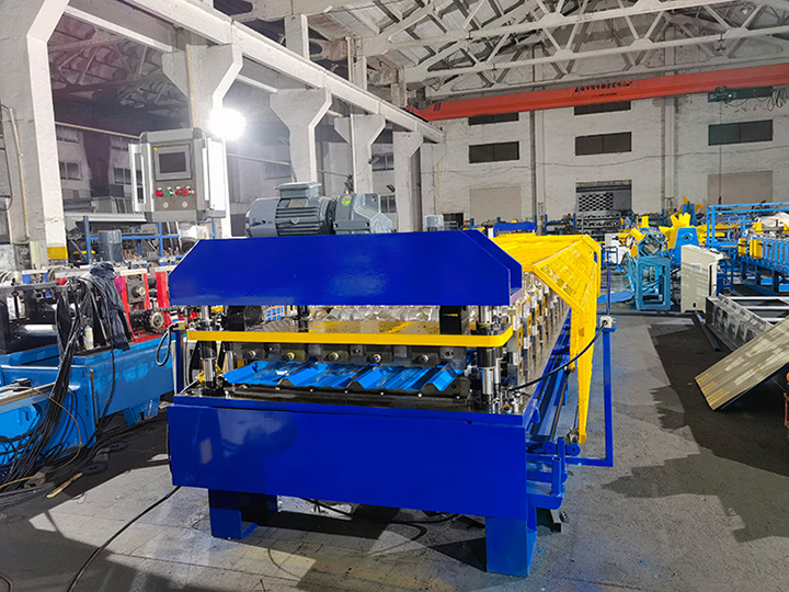 Roofing Sheet Forming Machine