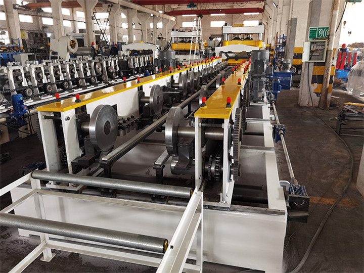 Automatic metal bellow forming machinee